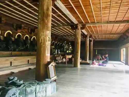 久遠寺の本殿・本堂