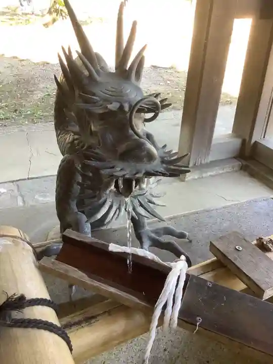 八剱社の手水舎