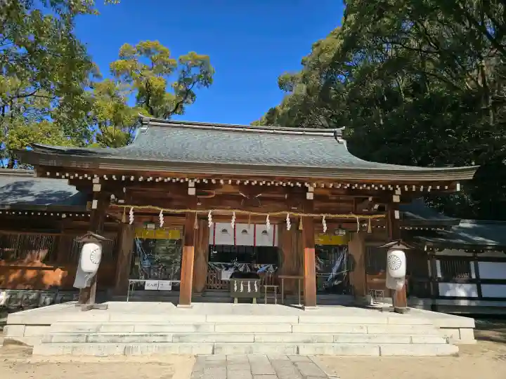 四條畷神社の{uncategorized: "未分類", other: "その他", undefined: "問題あり", building: "その他建物", grave: "お墓", sacred_gate: "鳥居", guardian: "狛犬", statue: "像", buddha: "仏像", history: "歴史", nature: "自然", garden: "庭園", animal: "動物", pagoda: "塔", temizu: "手水舎", mountain_gate: "山門・神門", sanctuary: "本殿・本堂", subordinate: "末社・摂社", art: "芸術", scenery: "景色", jizo: "地蔵", ema: "絵馬", goshuin: "御朱印", omikuji: "おみくじ", items: "授与品その他", amulet: "お守り", goshuincho: "御朱印帳", eats: "食事", festival: "お祭り", votive_dance: "神楽", shichigosan: "七五三参", wedding: "結婚式", experience: "体験その他", initially: "初詣", around: "周辺", anti_infection: "感染症対策"}
