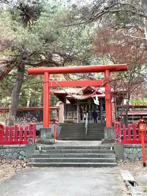 札幌伏見稲荷神社の{uncategorized: "未分類", other: "その他", undefined: "問題あり", building: "その他建物", grave: "お墓", sacred_gate: "鳥居", guardian: "狛犬", statue: "像", buddha: "仏像", history: "歴史", nature: "自然", garden: "庭園", animal: "動物", pagoda: "塔", temizu: "手水舎", mountain_gate: "山門・神門", sanctuary: "本殿・本堂", subordinate: "末社・摂社", art: "芸術", scenery: "景色", jizo: "地蔵", ema: "絵馬", goshuin: "御朱印", omikuji: "おみくじ", items: "授与品その他", amulet: "お守り", goshuincho: "御朱印帳", eats: "食事", festival: "お祭り", votive_dance: "神楽", shichigosan: "七五三参", wedding: "結婚式", experience: "体験その他", initially: "初詣", around: "周辺", anti_infection: "感染症対策"}