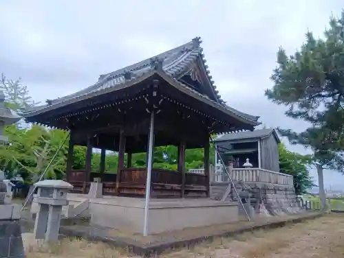 八幡神社の{uncategorized: "未分類", other: "その他", undefined: "問題あり", building: "その他建物", grave: "お墓", sacred_gate: "鳥居", guardian: "狛犬", statue: "像", buddha: "仏像", history: "歴史", nature: "自然", garden: "庭園", animal: "動物", pagoda: "塔", temizu: "手水舎", mountain_gate: "山門・神門", sanctuary: "本殿・本堂", subordinate: "末社・摂社", art: "芸術", scenery: "景色", jizo: "地蔵", ema: "絵馬", goshuin: "御朱印", omikuji: "おみくじ", items: "授与品その他", amulet: "お守り", goshuincho: "御朱印帳", eats: "食事", festival: "お祭り", votive_dance: "神楽", shichigosan: "七五三参", wedding: "結婚式", experience: "体験その他", initially: "初詣", around: "周辺", anti_infection: "感染症対策"}