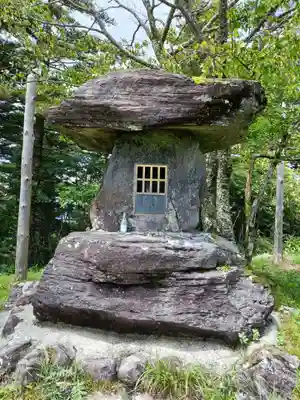 霧ヶ峰薙鎌神社の本殿・本堂