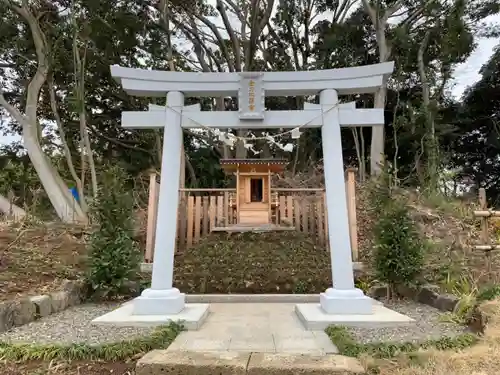 六手八幡神社の鳥居