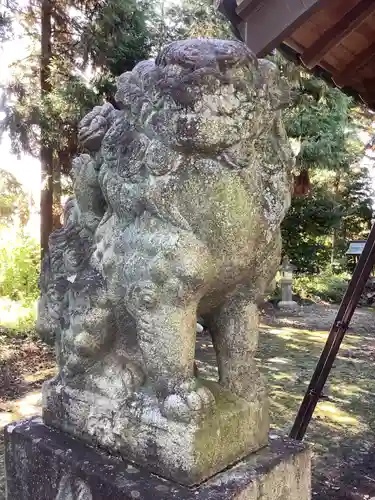 神明社（宮浦）の狛犬