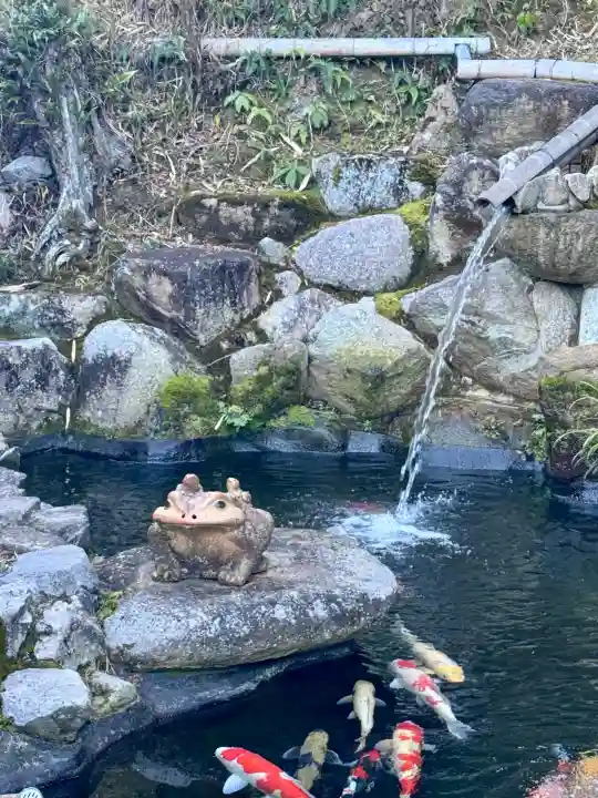大野神社の{uncategorized: "未分類", other: "その他", undefined: "問題あり", building: "その他建物", grave: "お墓", sacred_gate: "鳥居", guardian: "狛犬", statue: "像", buddha: "仏像", history: "歴史", nature: "自然", garden: "庭園", animal: "動物", pagoda: "塔", temizu: "手水舎", mountain_gate: "山門・神門", sanctuary: "本殿・本堂", subordinate: "末社・摂社", art: "芸術", scenery: "景色", jizo: "地蔵", ema: "絵馬", goshuin: "御朱印", omikuji: "おみくじ", items: "授与品その他", amulet: "お守り", goshuincho: "御朱印帳", eats: "食事", festival: "お祭り", votive_dance: "神楽", shichigosan: "七五三参", wedding: "結婚式", experience: "体験その他", initially: "初詣", around: "周辺", anti_infection: "感染症対策"}