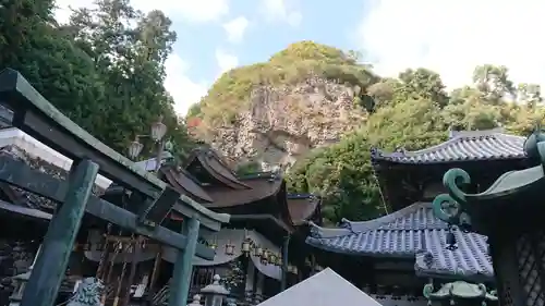 宝山寺の鳥居