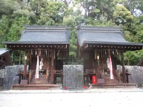 石座神社の末社・摂社