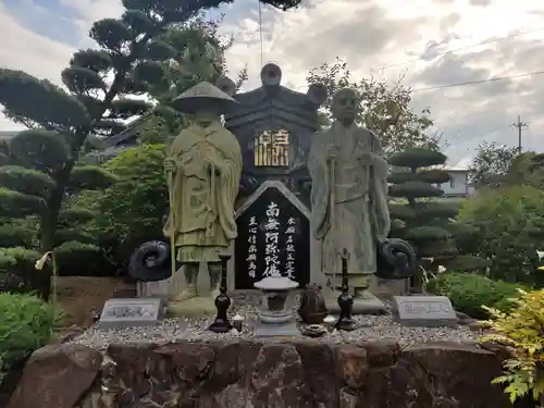 願誓寺の像