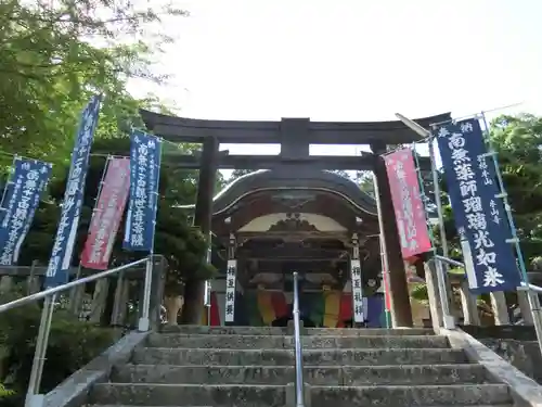 感神院木山寺の鳥居