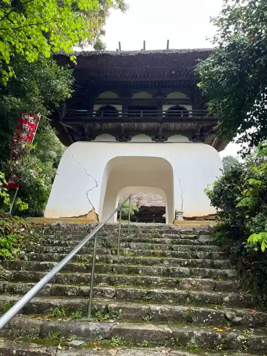並瀧寺の{uncategorized: "未分類", other: "その他", undefined: "問題あり", building: "その他建物", grave: "お墓", sacred_gate: "鳥居", guardian: "狛犬", statue: "像", buddha: "仏像", history: "歴史", nature: "自然", garden: "庭園", animal: "動物", pagoda: "塔", temizu: "手水舎", mountain_gate: "山門・神門", sanctuary: "本殿・本堂", subordinate: "末社・摂社", art: "芸術", scenery: "景色", jizo: "地蔵", ema: "絵馬", goshuin: "御朱印", omikuji: "おみくじ", items: "授与品その他", amulet: "お守り", goshuincho: "御朱印帳", eats: "食事", festival: "お祭り", votive_dance: "神楽", shichigosan: "七五三参", wedding: "結婚式", experience: "体験その他", initially: "初詣", around: "周辺", anti_infection: "感染症対策"}