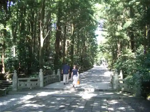 彌彦神社の建物その他