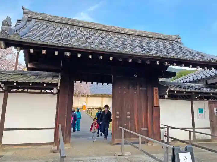 醍醐寺の山門・神門