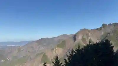 三峯神社の{uncategorized: "未分類", other: "その他", undefined: "問題あり", building: "その他建物", grave: "お墓", sacred_gate: "鳥居", guardian: "狛犬", statue: "像", buddha: "仏像", history: "歴史", nature: "自然", garden: "庭園", animal: "動物", pagoda: "塔", temizu: "手水舎", mountain_gate: "山門・神門", sanctuary: "本殿・本堂", subordinate: "末社・摂社", art: "芸術", scenery: "景色", jizo: "地蔵", ema: "絵馬", goshuin: "御朱印", omikuji: "おみくじ", items: "授与品その他", amulet: "お守り", goshuincho: "御朱印帳", eats: "食事", festival: "お祭り", votive_dance: "神楽", shichigosan: "七五三参", wedding: "結婚式", experience: "体験その他", initially: "初詣", around: "周辺", anti_infection: "感染症対策"}