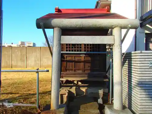 猿田彦・稲荷　両神社の鳥居