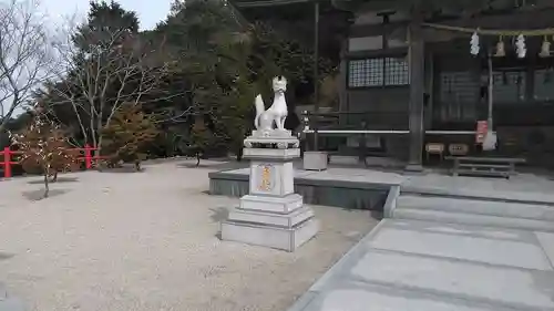 鏡山稲荷神社の狛犬