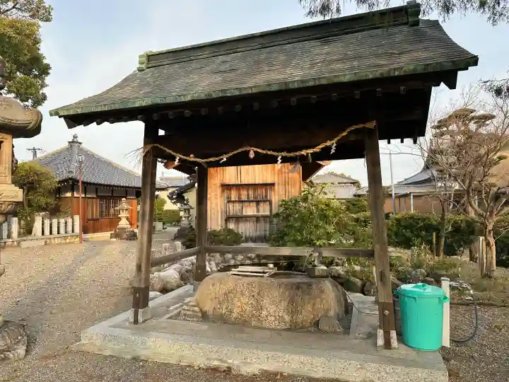 鳥取山田神社の{uncategorized: "未分類", other: "その他", undefined: "問題あり", building: "その他建物", grave: "お墓", sacred_gate: "鳥居", guardian: "狛犬", statue: "像", buddha: "仏像", history: "歴史", nature: "自然", garden: "庭園", animal: "動物", pagoda: "塔", temizu: "手水舎", mountain_gate: "山門・神門", sanctuary: "本殿・本堂", subordinate: "末社・摂社", art: "芸術", scenery: "景色", jizo: "地蔵", ema: "絵馬", goshuin: "御朱印", omikuji: "おみくじ", items: "授与品その他", amulet: "お守り", goshuincho: "御朱印帳", eats: "食事", festival: "お祭り", votive_dance: "神楽", shichigosan: "七五三参", wedding: "結婚式", experience: "体験その他", initially: "初詣", around: "周辺", anti_infection: "感染症対策"}