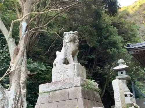 八幡神社の狛犬