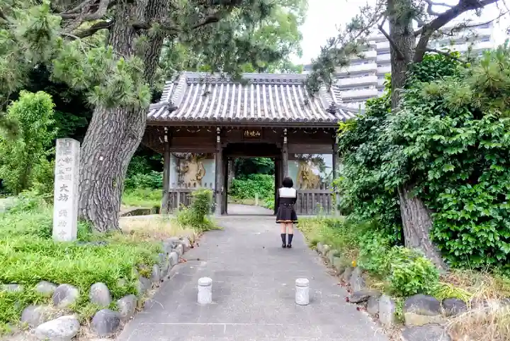 弥勒寺の山門・神門
