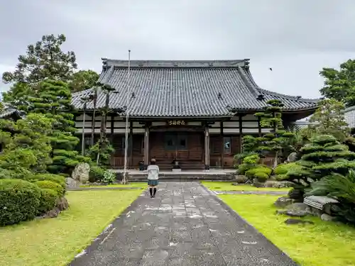 花井寺の本殿・本堂