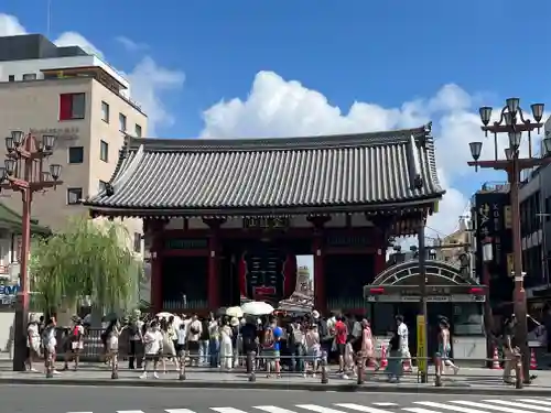 浅草寺の山門・神門