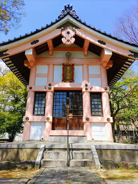 若宮八幡社の本殿・本堂
