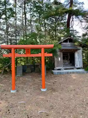 梅宮神社の{uncategorized: "未分類", other: "その他", undefined: "問題あり", building: "その他建物", grave: "お墓", sacred_gate: "鳥居", guardian: "狛犬", statue: "像", buddha: "仏像", history: "歴史", nature: "自然", garden: "庭園", animal: "動物", pagoda: "塔", temizu: "手水舎", mountain_gate: "山門・神門", sanctuary: "本殿・本堂", subordinate: "末社・摂社", art: "芸術", scenery: "景色", jizo: "地蔵", ema: "絵馬", goshuin: "御朱印", omikuji: "おみくじ", items: "授与品その他", amulet: "お守り", goshuincho: "御朱印帳", eats: "食事", festival: "お祭り", votive_dance: "神楽", shichigosan: "七五三参", wedding: "結婚式", experience: "体験その他", initially: "初詣", around: "周辺", anti_infection: "感染症対策"}
