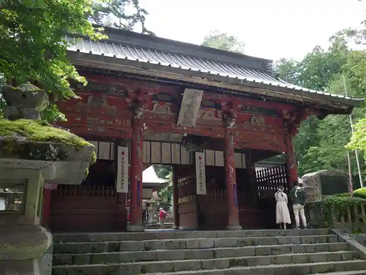 北口本宮冨士浅間神社の山門・神門