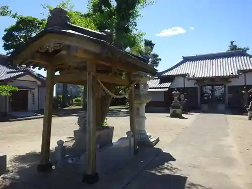 皇産靈神社の手水舎
