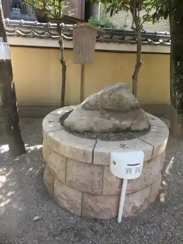 率川神社（大神神社摂社）の建物その他