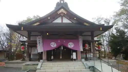 鷹栖神社の本殿