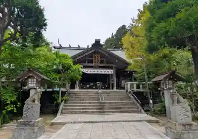 天津神明宮の{uncategorized: "未分類", other: "その他", undefined: "問題あり", building: "その他建物", grave: "お墓", sacred_gate: "鳥居", guardian: "狛犬", statue: "像", buddha: "仏像", history: "歴史", nature: "自然", garden: "庭園", animal: "動物", pagoda: "塔", temizu: "手水舎", mountain_gate: "山門・神門", sanctuary: "本殿・本堂", subordinate: "末社・摂社", art: "芸術", scenery: "景色", jizo: "地蔵", ema: "絵馬", goshuin: "御朱印", omikuji: "おみくじ", items: "授与品その他", amulet: "お守り", goshuincho: "御朱印帳", eats: "食事", festival: "お祭り", votive_dance: "神楽", shichigosan: "七五三参", wedding: "結婚式", experience: "体験その他", initially: "初詣", around: "周辺", anti_infection: "感染症対策"}