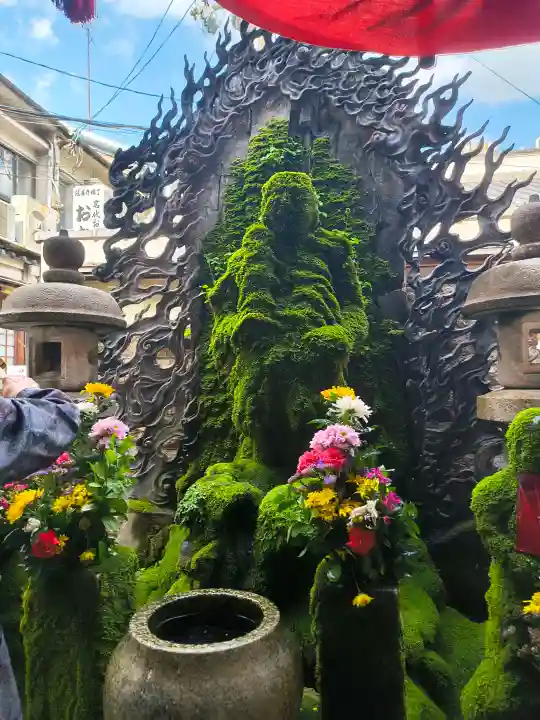 法善寺の{uncategorized: "未分類", other: "その他", undefined: "問題あり", building: "その他建物", grave: "お墓", sacred_gate: "鳥居", guardian: "狛犬", statue: "像", buddha: "仏像", history: "歴史", nature: "自然", garden: "庭園", animal: "動物", pagoda: "塔", temizu: "手水舎", mountain_gate: "山門・神門", sanctuary: "本殿・本堂", subordinate: "末社・摂社", art: "芸術", scenery: "景色", jizo: "地蔵", ema: "絵馬", goshuin: "御朱印", omikuji: "おみくじ", items: "授与品その他", amulet: "お守り", goshuincho: "御朱印帳", eats: "食事", festival: "お祭り", votive_dance: "神楽", shichigosan: "七五三参", wedding: "結婚式", experience: "体験その他", initially: "初詣", around: "周辺", anti_infection: "感染症対策"}