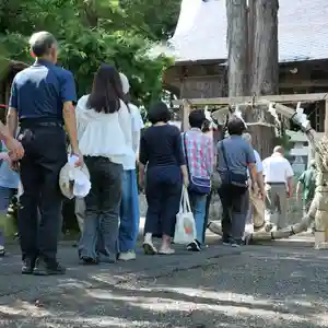 どなたでも参加できます✨
一年の半年が終える日に 罪穢れを祓い
新たな半年を迎える節目の行事
~夏越の大祓 なごしのおおはらえ~
6月30日(火)午後3時から
・時間までにお越し下さい
・蚊が出始めます。虫除け持参。
・雨天決行
一緒に茅の輪をぐりませんか?
是非ご家族お揃いでお越し下さい。😊
地元で採れた茅を使って神職が奉製した、茅の輪守りを頒布ています。
詳細は↓
https://takatsukajj.org/news/nagosi-tanabata/
【授与所】
定休日:水、木
(平日は臨時休務あります)
時間:9時30~16時頃
【お祓い 予約制】
安産祈願・お宮参り・厄祓・車祓
DM、メール、お電話、にて
⏰希望日時をお教えください
※お祓い中は御朱印等お待たせしてしまいます
※お手洗いがありません