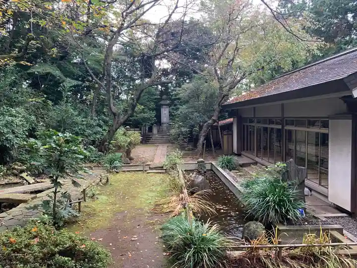 伊勢山皇大神宮の庭園
