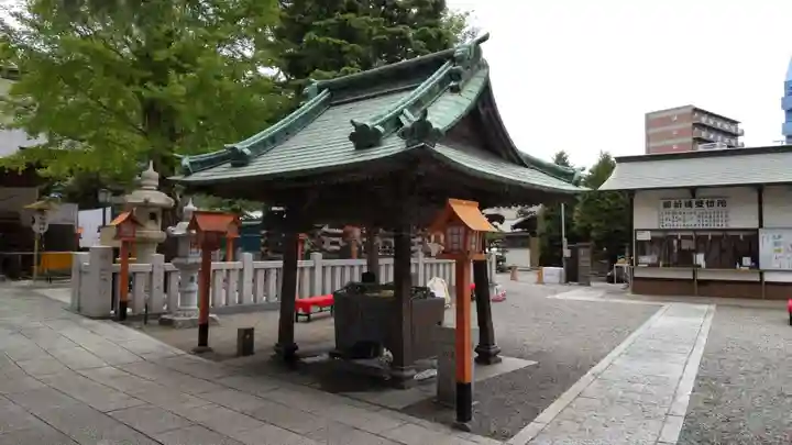 草加神社の手水舎