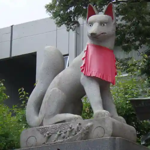 京濱伏見稲荷神社の狛犬