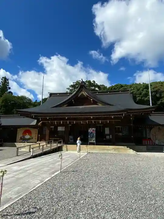砥鹿神社(里宮)の{uncategorized: "未分類", other: "その他", undefined: "問題あり", building: "その他建物", grave: "お墓", sacred_gate: "鳥居", guardian: "狛犬", statue: "像", buddha: "仏像", history: "歴史", nature: "自然", garden: "庭園", animal: "動物", pagoda: "塔", temizu: "手水舎", mountain_gate: "山門・神門", sanctuary: "本殿・本堂", subordinate: "末社・摂社", art: "芸術", scenery: "景色", jizo: "地蔵", ema: "絵馬", goshuin: "御朱印", omikuji: "おみくじ", items: "授与品その他", amulet: "お守り", goshuincho: "御朱印帳", eats: "食事", festival: "お祭り", votive_dance: "神楽", shichigosan: "七五三参", wedding: "結婚式", experience: "体験その他", initially: "初詣", around: "周辺", anti_infection: "感染症対策"}