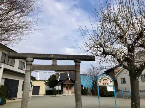 柳明神社の{uncategorized: "未分類", other: "その他", undefined: "問題あり", building: "その他建物", grave: "お墓", sacred_gate: "鳥居", guardian: "狛犬", statue: "像", buddha: "仏像", history: "歴史", nature: "自然", garden: "庭園", animal: "動物", pagoda: "塔", temizu: "手水舎", mountain_gate: "山門・神門", sanctuary: "本殿・本堂", subordinate: "末社・摂社", art: "芸術", scenery: "景色", jizo: "地蔵", ema: "絵馬", goshuin: "御朱印", omikuji: "おみくじ", items: "授与品その他", amulet: "お守り", goshuincho: "御朱印帳", eats: "食事", festival: "お祭り", votive_dance: "神楽", shichigosan: "七五三参", wedding: "結婚式", experience: "体験その他", initially: "初詣", around: "周辺", anti_infection: "感染症対策"}