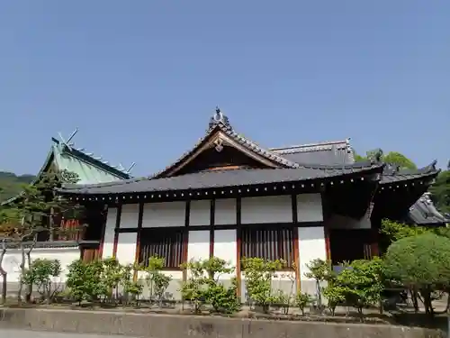 湯神社の本殿