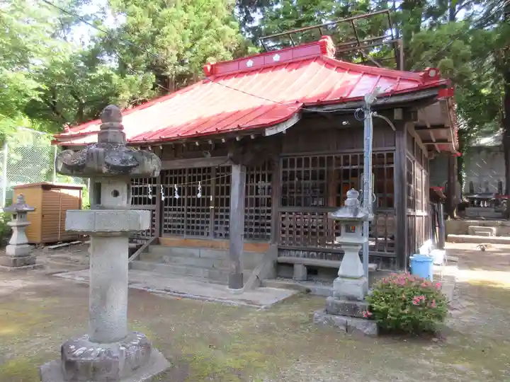初鹿野諏訪神社の本殿・本堂