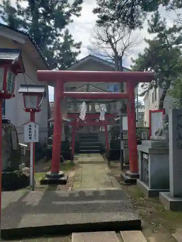 本折日吉神社の末社