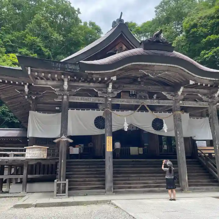 戸隠神社中社の{uncategorized: "未分類", other: "その他", undefined: "問題あり", building: "その他建物", grave: "お墓", sacred_gate: "鳥居", guardian: "狛犬", statue: "像", buddha: "仏像", history: "歴史", nature: "自然", garden: "庭園", animal: "動物", pagoda: "塔", temizu: "手水舎", mountain_gate: "山門・神門", sanctuary: "本殿・本堂", subordinate: "末社・摂社", art: "芸術", scenery: "景色", jizo: "地蔵", ema: "絵馬", goshuin: "御朱印", omikuji: "おみくじ", items: "授与品その他", amulet: "お守り", goshuincho: "御朱印帳", eats: "食事", festival: "お祭り", votive_dance: "神楽", shichigosan: "七五三参", wedding: "結婚式", experience: "体験その他", initially: "初詣", around: "周辺", anti_infection: "感染症対策"}