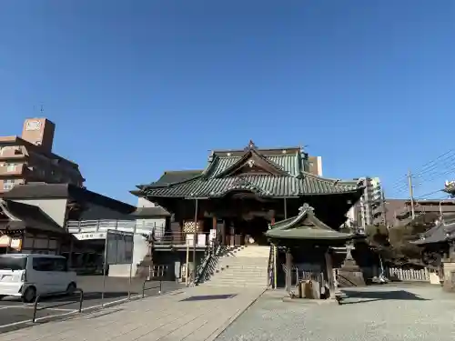 成田山川越別院の{uncategorized: "未分類", other: "その他", undefined: "問題あり", building: "その他建物", grave: "お墓", sacred_gate: "鳥居", guardian: "狛犬", statue: "像", buddha: "仏像", history: "歴史", nature: "自然", garden: "庭園", animal: "動物", pagoda: "塔", temizu: "手水舎", mountain_gate: "山門・神門", sanctuary: "本殿・本堂", subordinate: "末社・摂社", art: "芸術", scenery: "景色", jizo: "地蔵", ema: "絵馬", goshuin: "御朱印", omikuji: "おみくじ", items: "授与品その他", amulet: "お守り", goshuincho: "御朱印帳", eats: "食事", festival: "お祭り", votive_dance: "神楽", shichigosan: "七五三参", wedding: "結婚式", experience: "体験その他", initially: "初詣", around: "周辺", anti_infection: "感染症対策"}