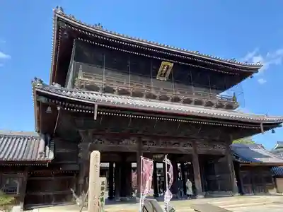 大通寺(長浜御坊)の山門・神門