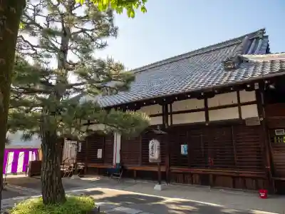 六道珍皇寺の{uncategorized: "未分類", other: "その他", undefined: "問題あり", building: "その他建物", grave: "お墓", sacred_gate: "鳥居", guardian: "狛犬", statue: "像", buddha: "仏像", history: "歴史", nature: "自然", garden: "庭園", animal: "動物", pagoda: "塔", temizu: "手水舎", mountain_gate: "山門・神門", sanctuary: "本殿・本堂", subordinate: "末社・摂社", art: "芸術", scenery: "景色", jizo: "地蔵", ema: "絵馬", goshuin: "御朱印", omikuji: "おみくじ", items: "授与品その他", amulet: "お守り", goshuincho: "御朱印帳", eats: "食事", festival: "お祭り", votive_dance: "神楽", shichigosan: "七五三参", wedding: "結婚式", experience: "体験その他", initially: "初詣", around: "周辺", anti_infection: "感染症対策"}