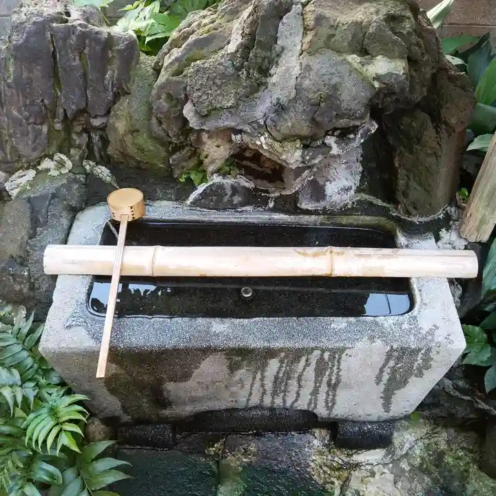 三光稲荷神社の手水舎