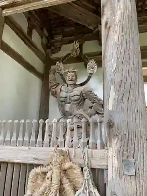 西明寺の像