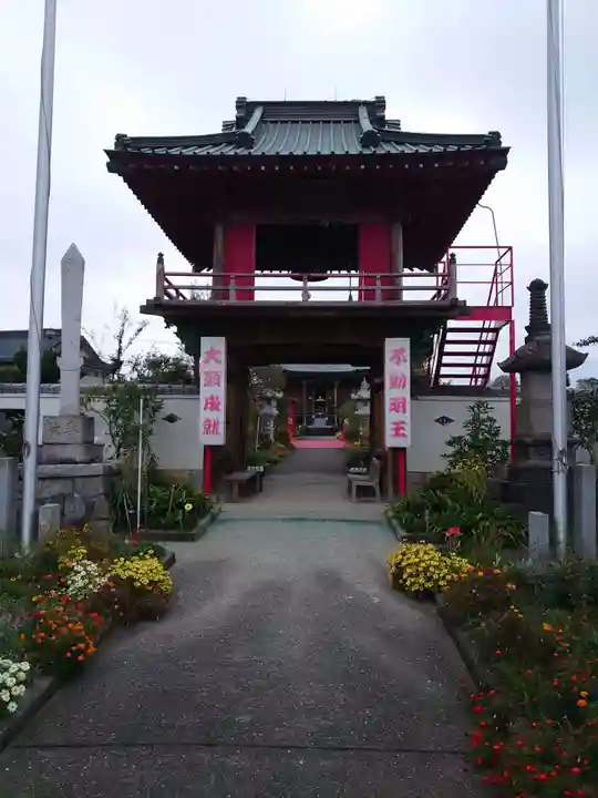 泉竜寺(乙女不動尊)の山門・神門