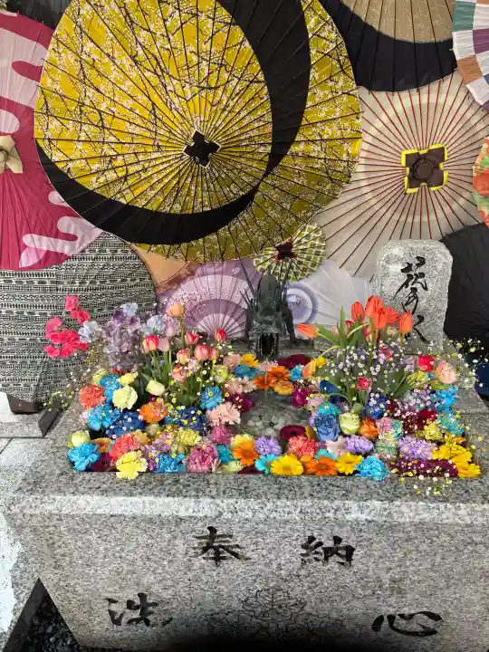 札幌諏訪神社の{uncategorized: "未分類", other: "その他", undefined: "問題あり", building: "その他建物", grave: "お墓", sacred_gate: "鳥居", guardian: "狛犬", statue: "像", buddha: "仏像", history: "歴史", nature: "自然", garden: "庭園", animal: "動物", pagoda: "塔", temizu: "手水舎", mountain_gate: "山門・神門", sanctuary: "本殿・本堂", subordinate: "末社・摂社", art: "芸術", scenery: "景色", jizo: "地蔵", ema: "絵馬", goshuin: "御朱印", omikuji: "おみくじ", items: "授与品その他", amulet: "お守り", goshuincho: "御朱印帳", eats: "食事", festival: "お祭り", votive_dance: "神楽", shichigosan: "七五三参", wedding: "結婚式", experience: "体験その他", initially: "初詣", around: "周辺", anti_infection: "感染症対策"}