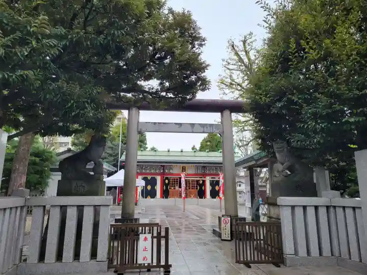 池袋氷川神社の鳥居